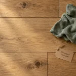 Parquet nettoyage : microfibre humide et savon neutre, parquet sans eau